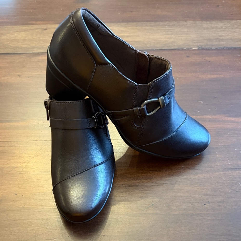 New Clarks Dark Brown Women's Booties